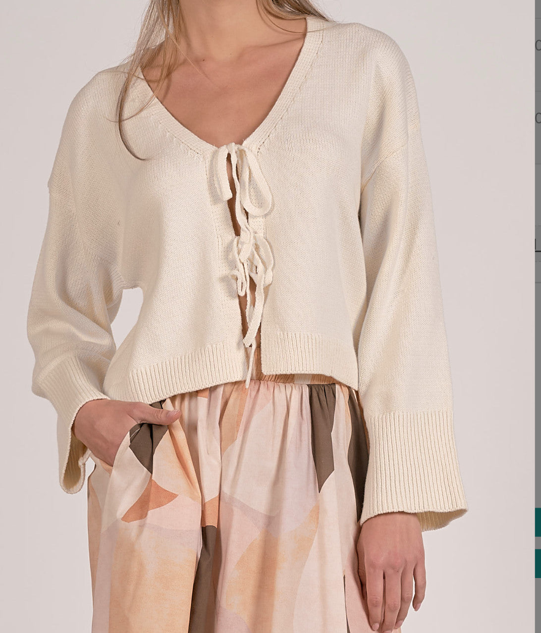 Elan Alessi Cropped Cardigan Off White